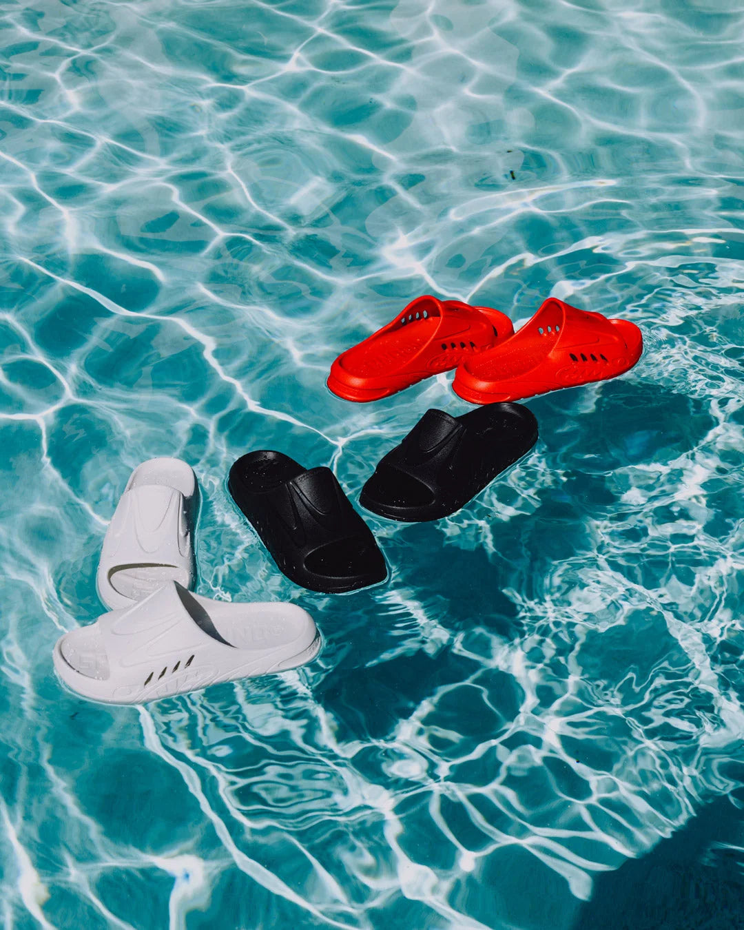 SHARK SLIDE RED