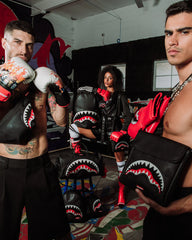 FLY KNIT MOUTH CROSSOVER CLUTCH