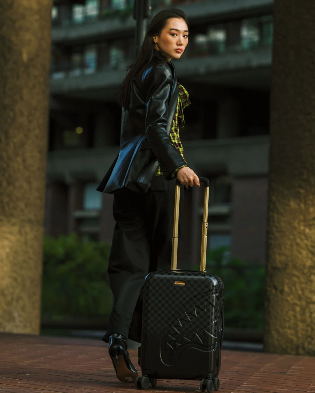 SPRITZ BLACK FULL-SIZE LUGGAGE