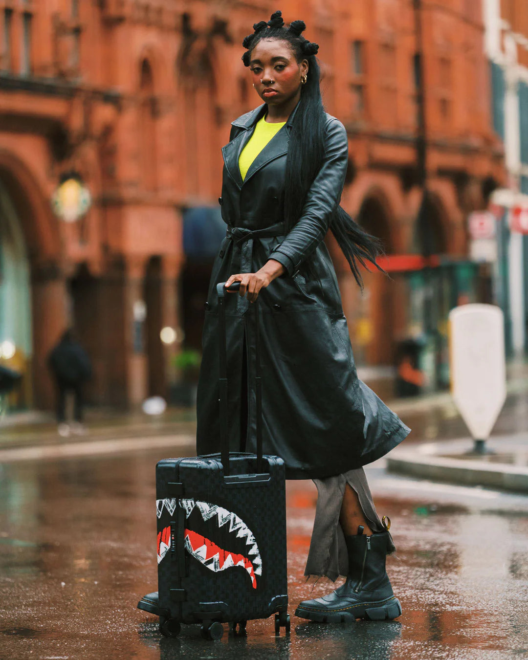 SCRIBBLE SHARK CARRY-ON HARD LUGGAGE