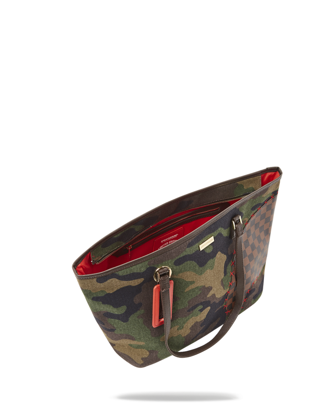 CAMO SHARK SHAPE CHECK TOTE